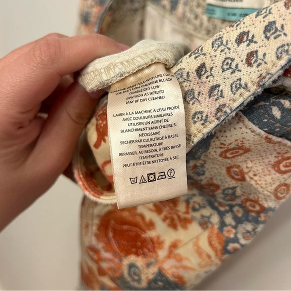 Pilcro The Wanderer Low Rise Shorts Floral Patch Print Size 22W Summer Fun - Picture 11 of 12